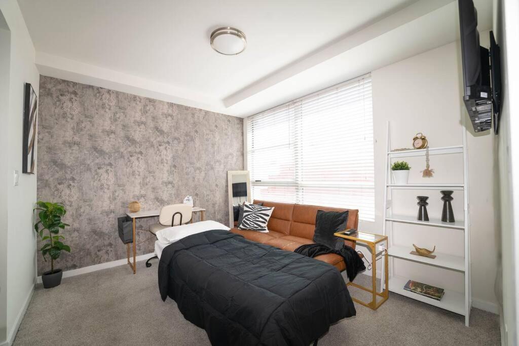 June Specials- Suite Spot Dtla- Free Parking For One Car! Лос-Анджелес Экстерьер фото