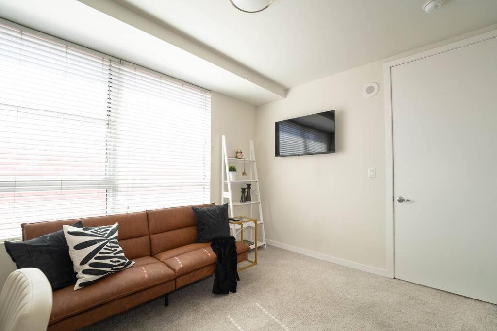 June Specials- Suite Spot Dtla- Free Parking For One Car! Лос-Анджелес Экстерьер фото