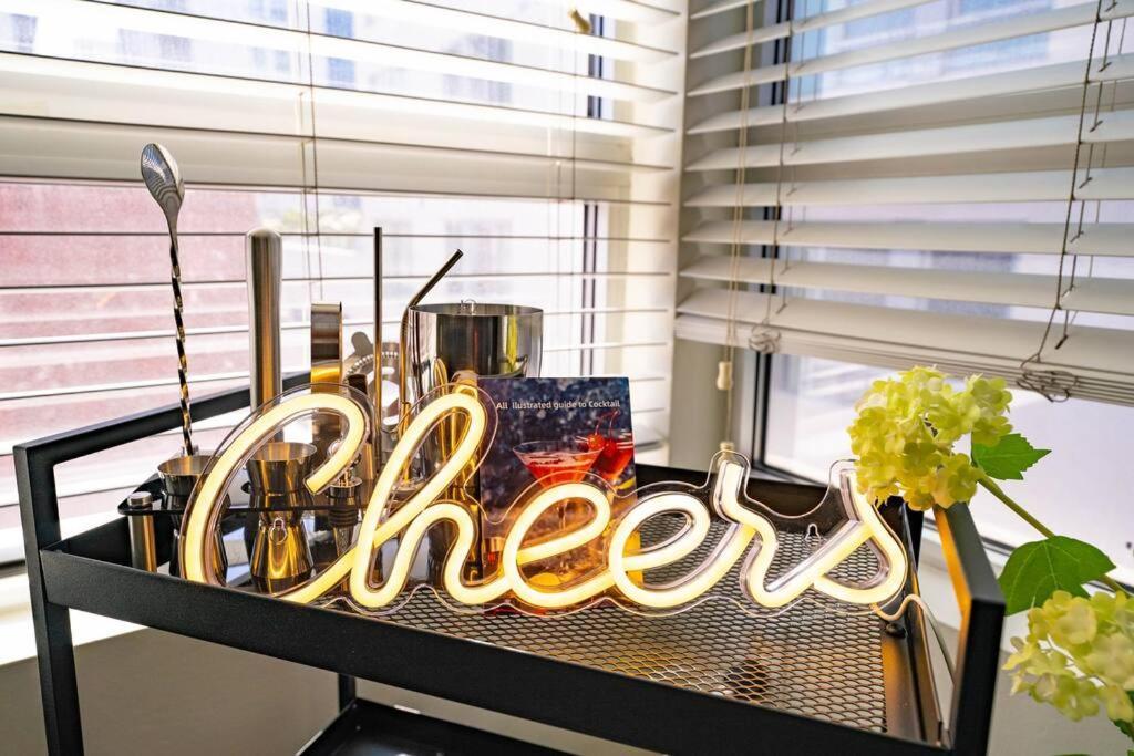 June Specials- Suite Spot Dtla- Free Parking For One Car! Лос-Анджелес Экстерьер фото