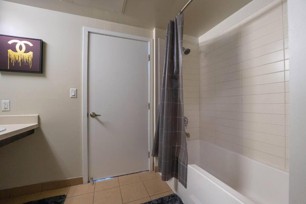 June Specials- Suite Spot Dtla- Free Parking For One Car! Лос-Анджелес Экстерьер фото